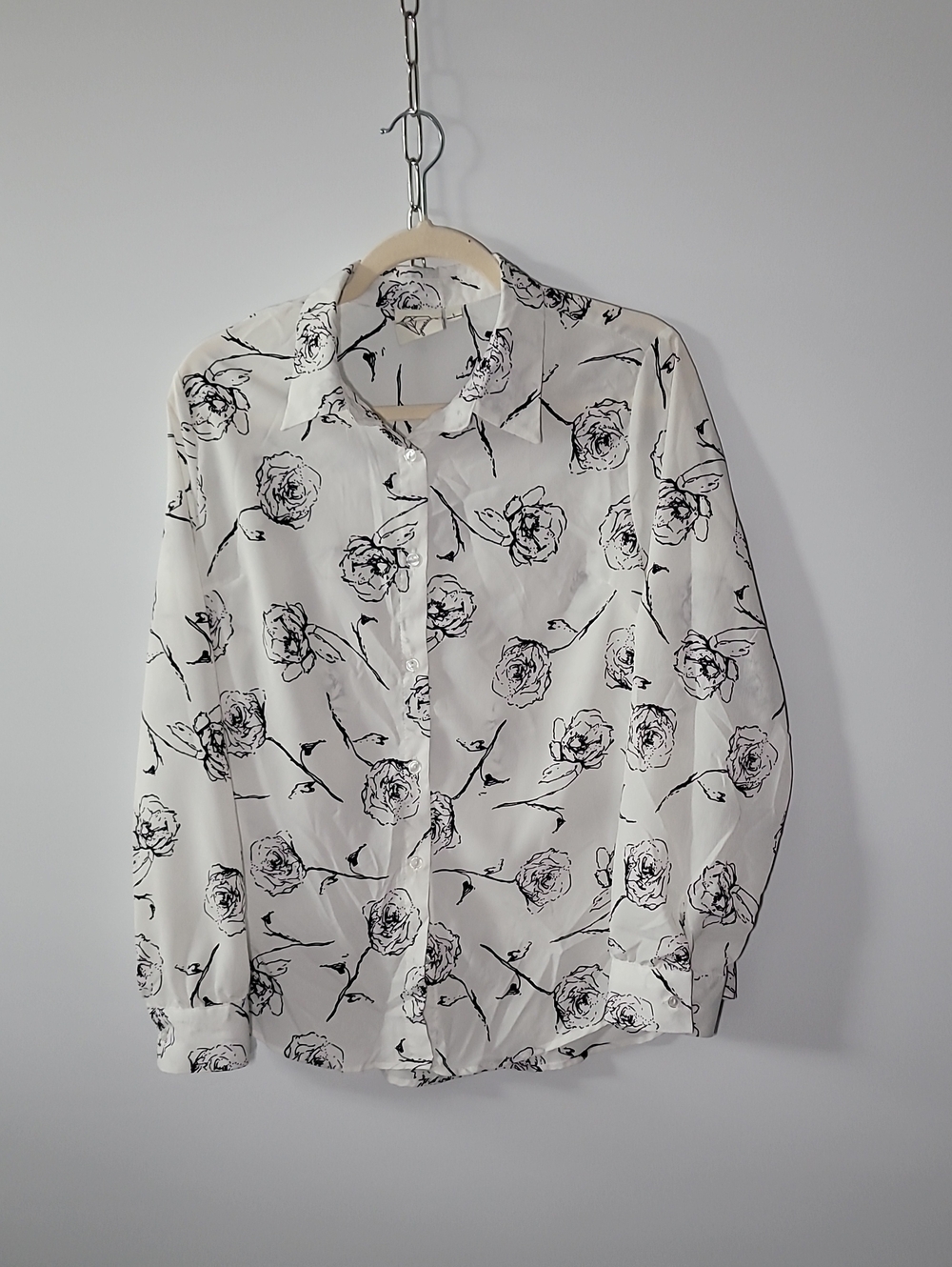 Janetchung White Floral Button-Up Shirt